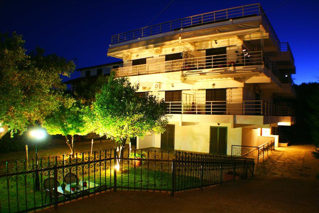 Salonikiou Beach Apartments Akti Salonikiou Extérieur photo