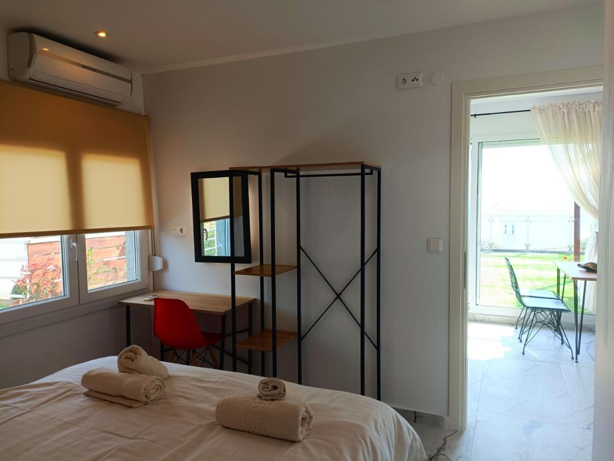 Salonikiou Beach Apartments Akti Salonikiou Extérieur photo